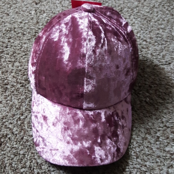 Velvet Cap. - Picture 2 of 5